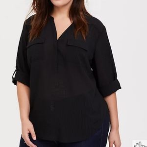 Torrid - HARPER - BLACK WINDOW PULLOVER BLOUSE